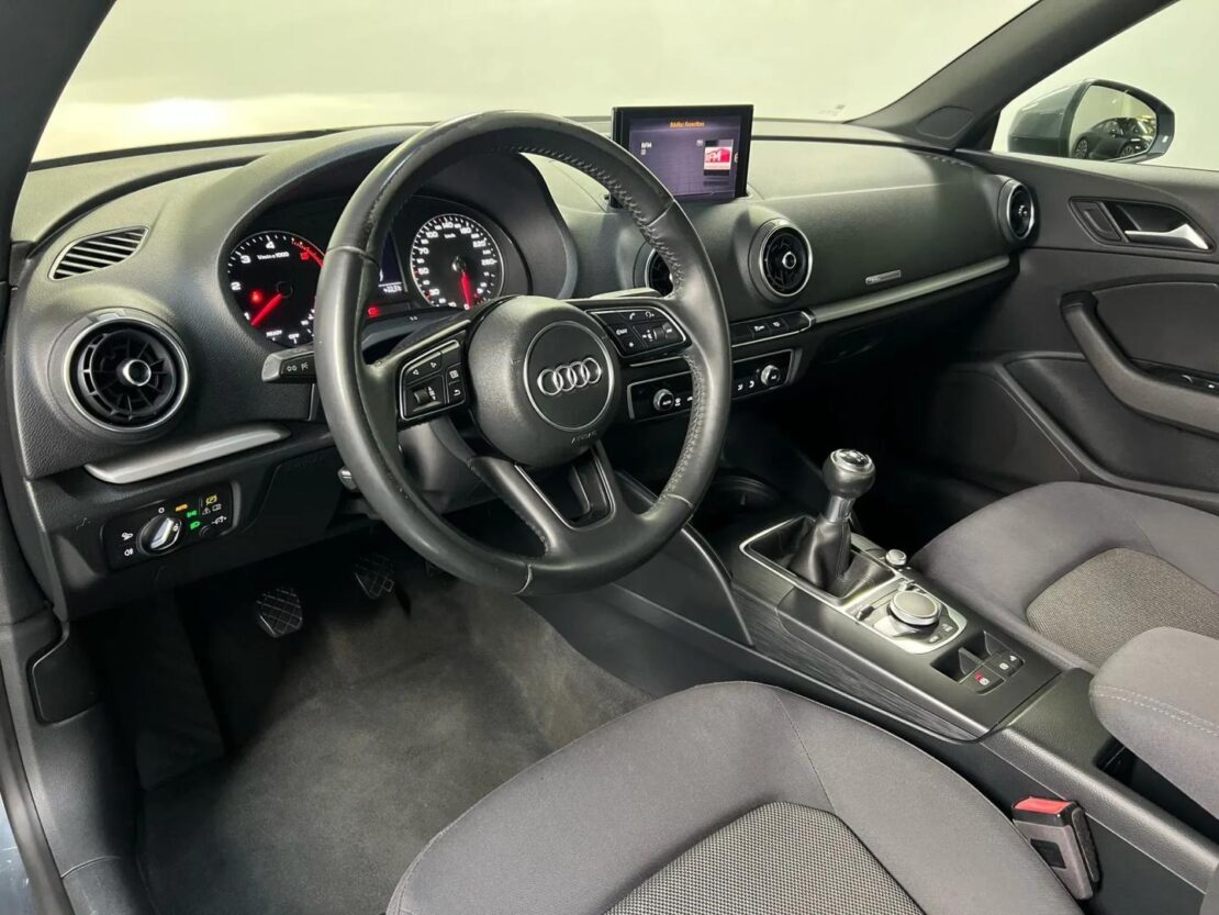 Audi A3 1.6 TDI 116cv Design 11
