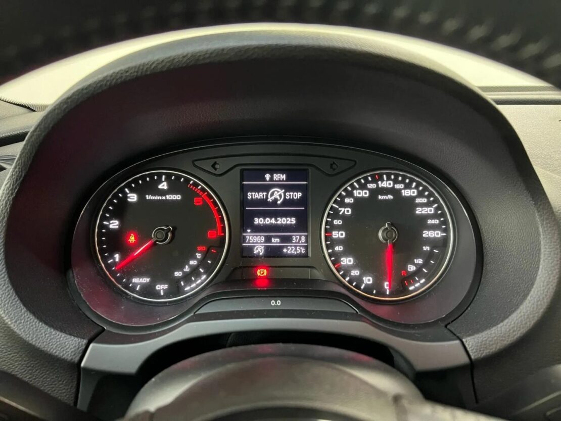 Audi A3 1.6 TDI 116cv Design 14