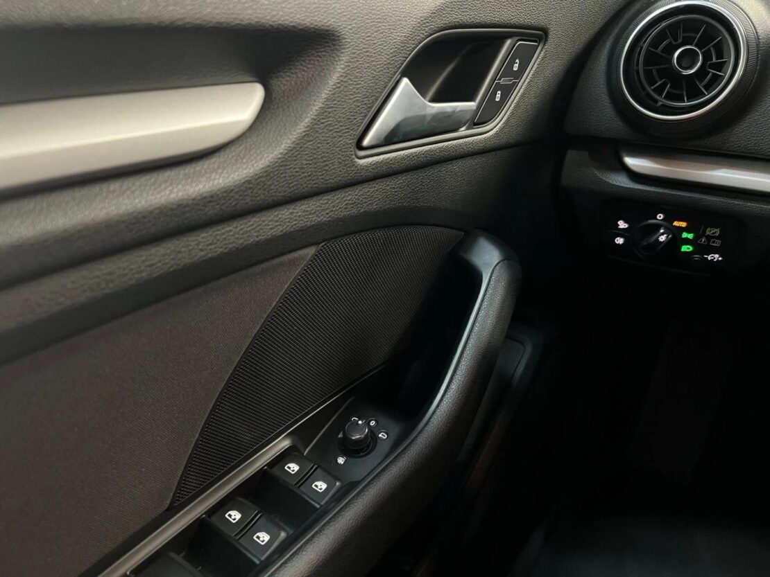 Audi A3 1.6 TDI 116cv Design 21