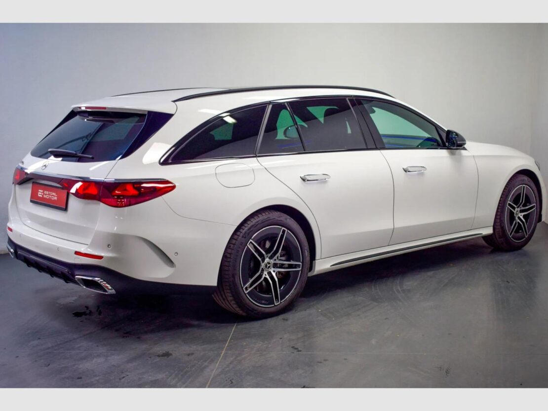 Mercedes Benz E-CLASS Mercedes Benz E 300 e AMG Line 3
