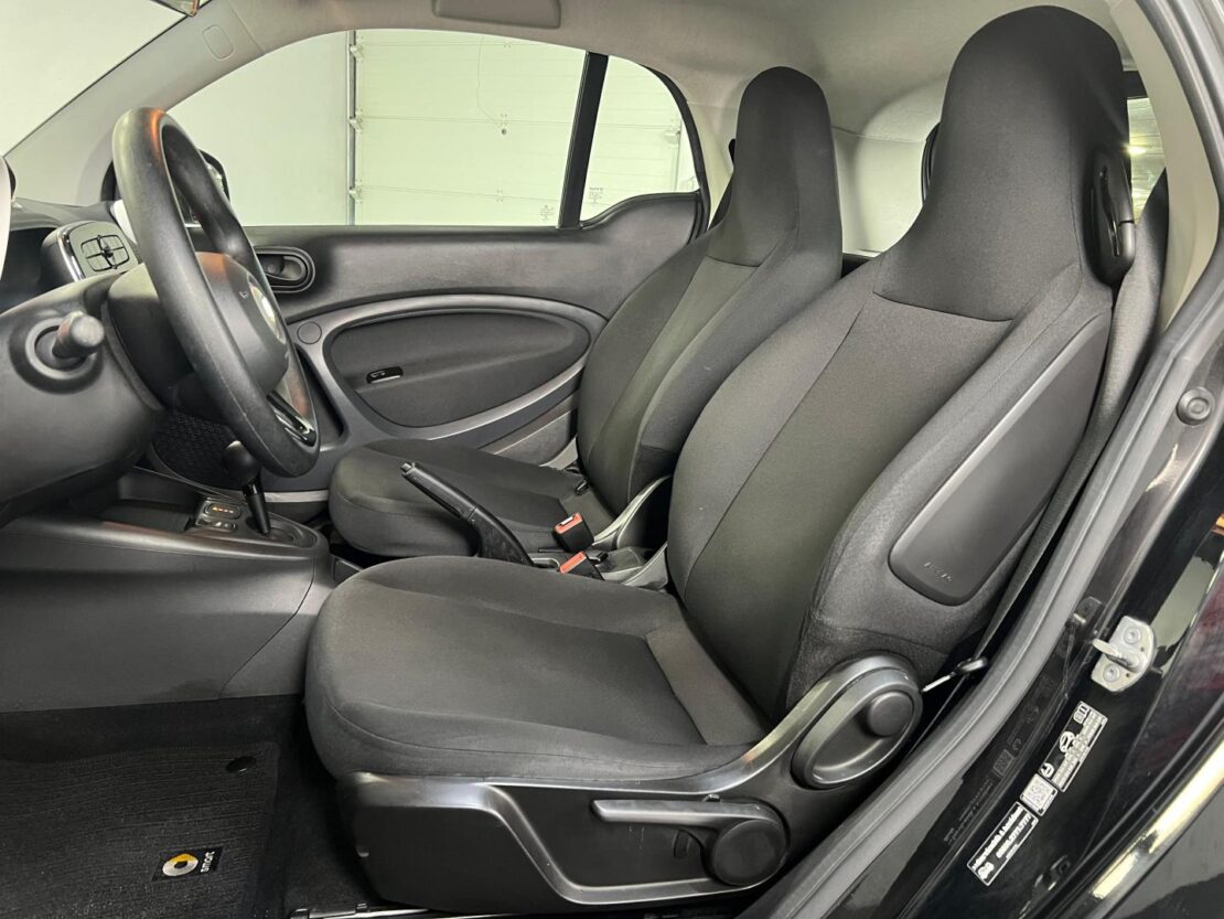 Smart Fortwo EQ passion Coupé 6