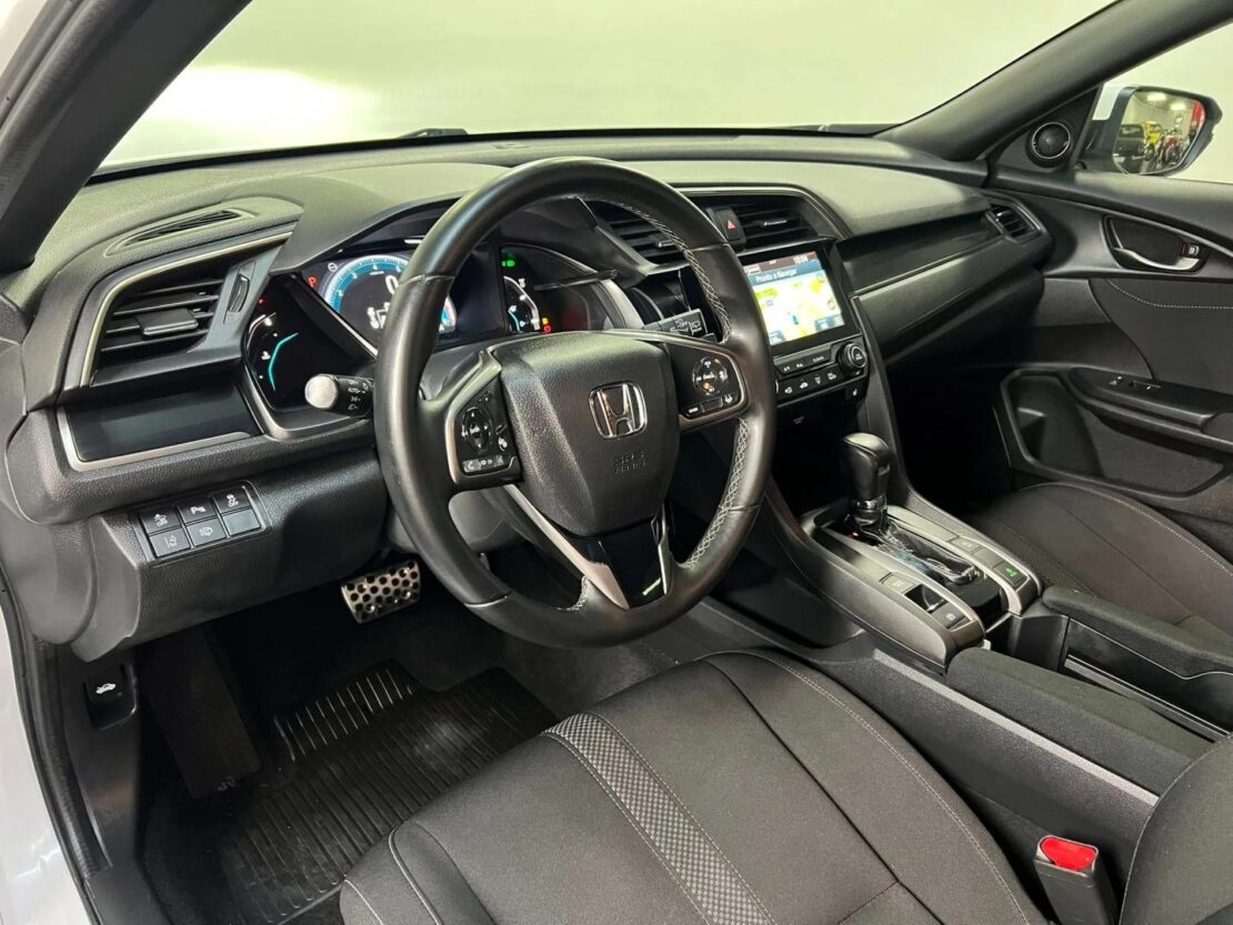 Honda Civic 1.0 i-VTEC TURBO CVT ELEGANCE NAVI 6