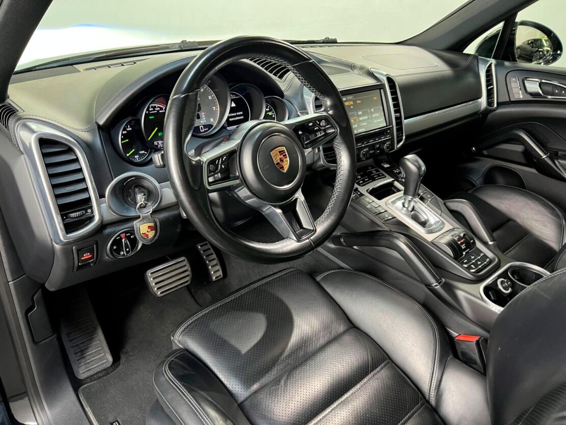 Porsche Cayenne 3.0 S E-Hybrid Tiptronic 5