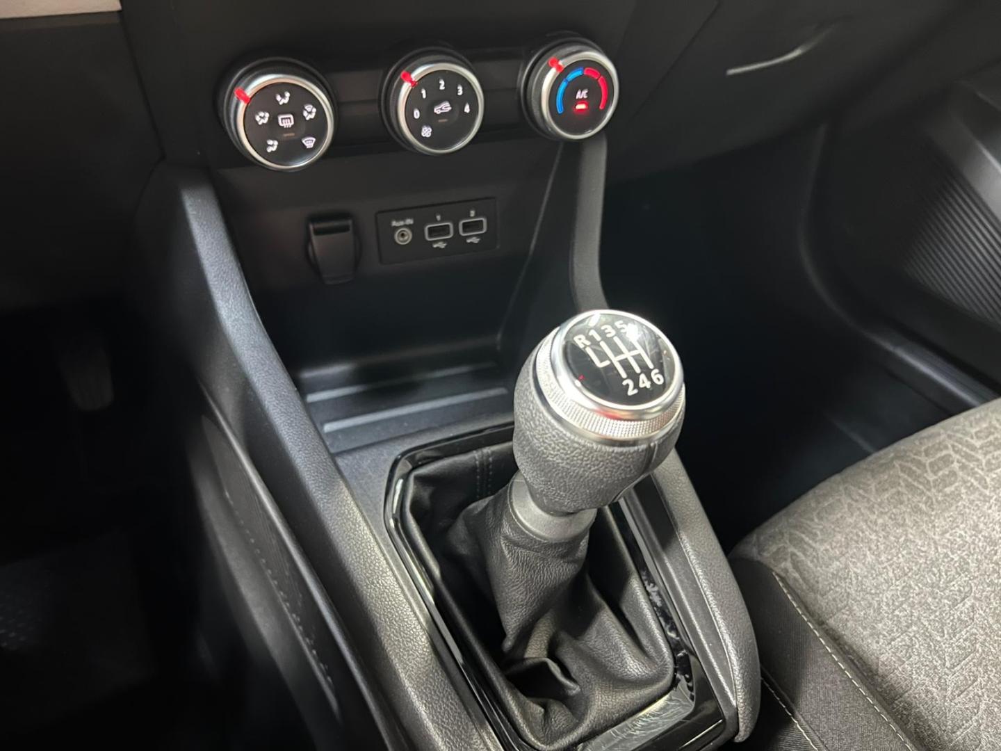 Renault Clio TCe 90 Limited (imagem 34) Renault Clio TCe 90 Limited (imagem 34)