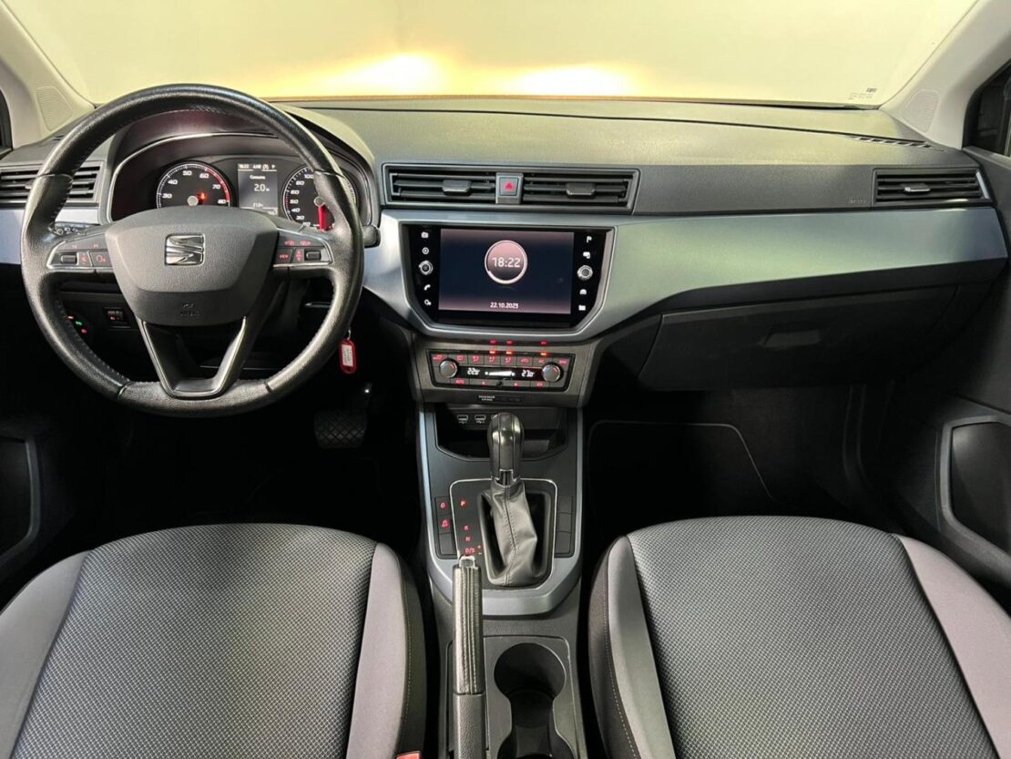 SEAT Arona 1.0 TSI STYLE DSG 7v 8 SEAT Arona 1.0 TSI STYLE DSG 7v 8