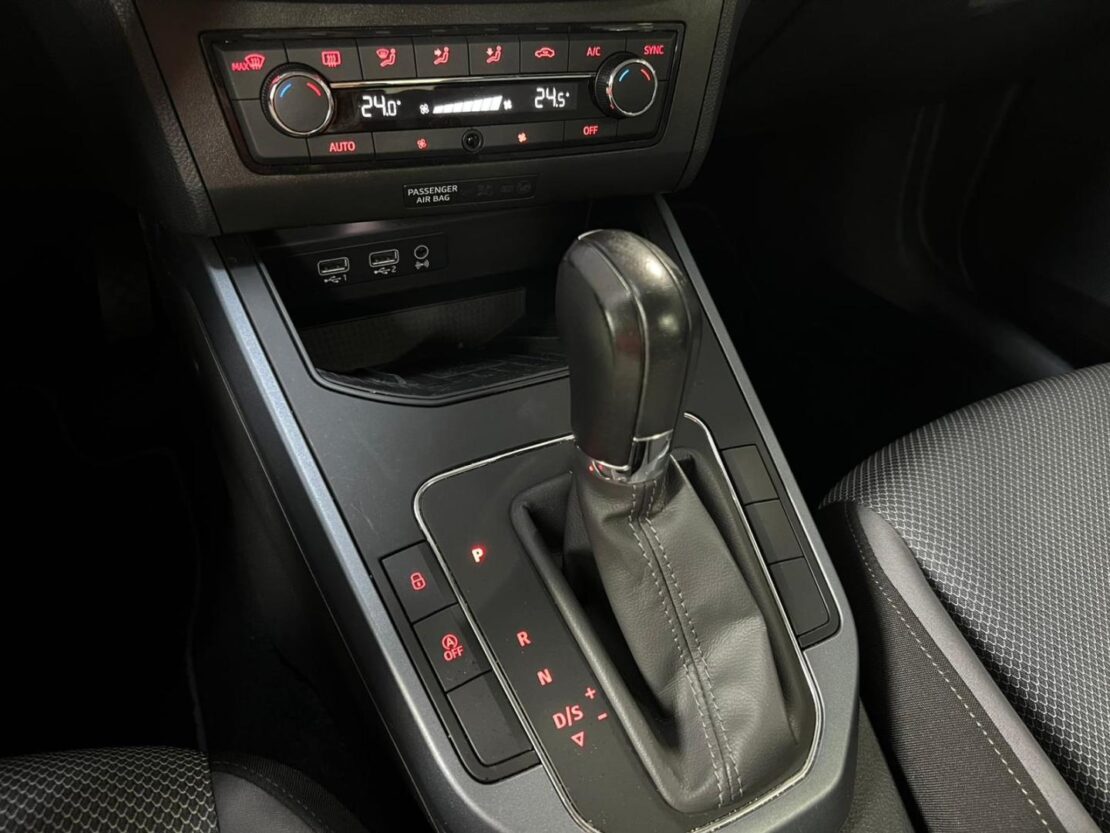 SEAT Arona 1.0 TSI STYLE DSG 7v 16 SEAT Arona 1.0 TSI STYLE DSG 7v 16