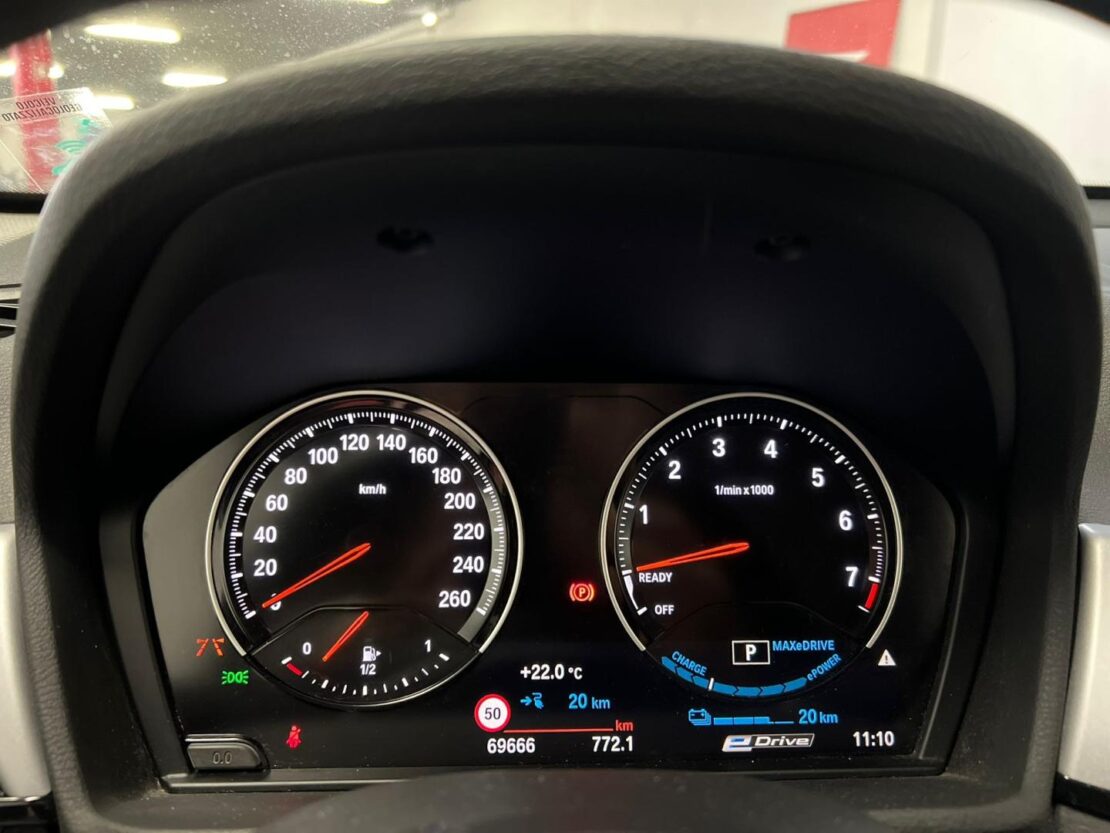 BMW X1 xDrive25e 10