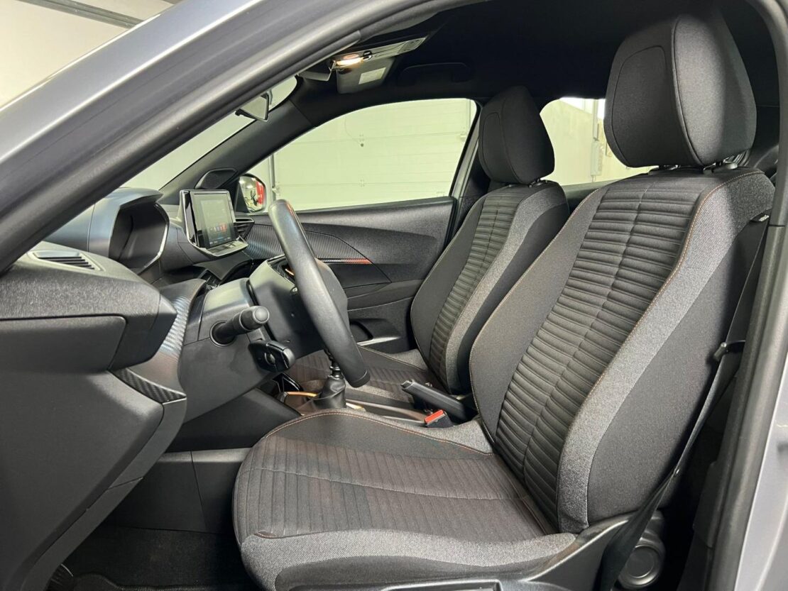 Peugeot 2008 1.2 PureTech 100cv Active Pack 6 Peugeot 2008 1.2 PureTech 100cv Active Pack 6