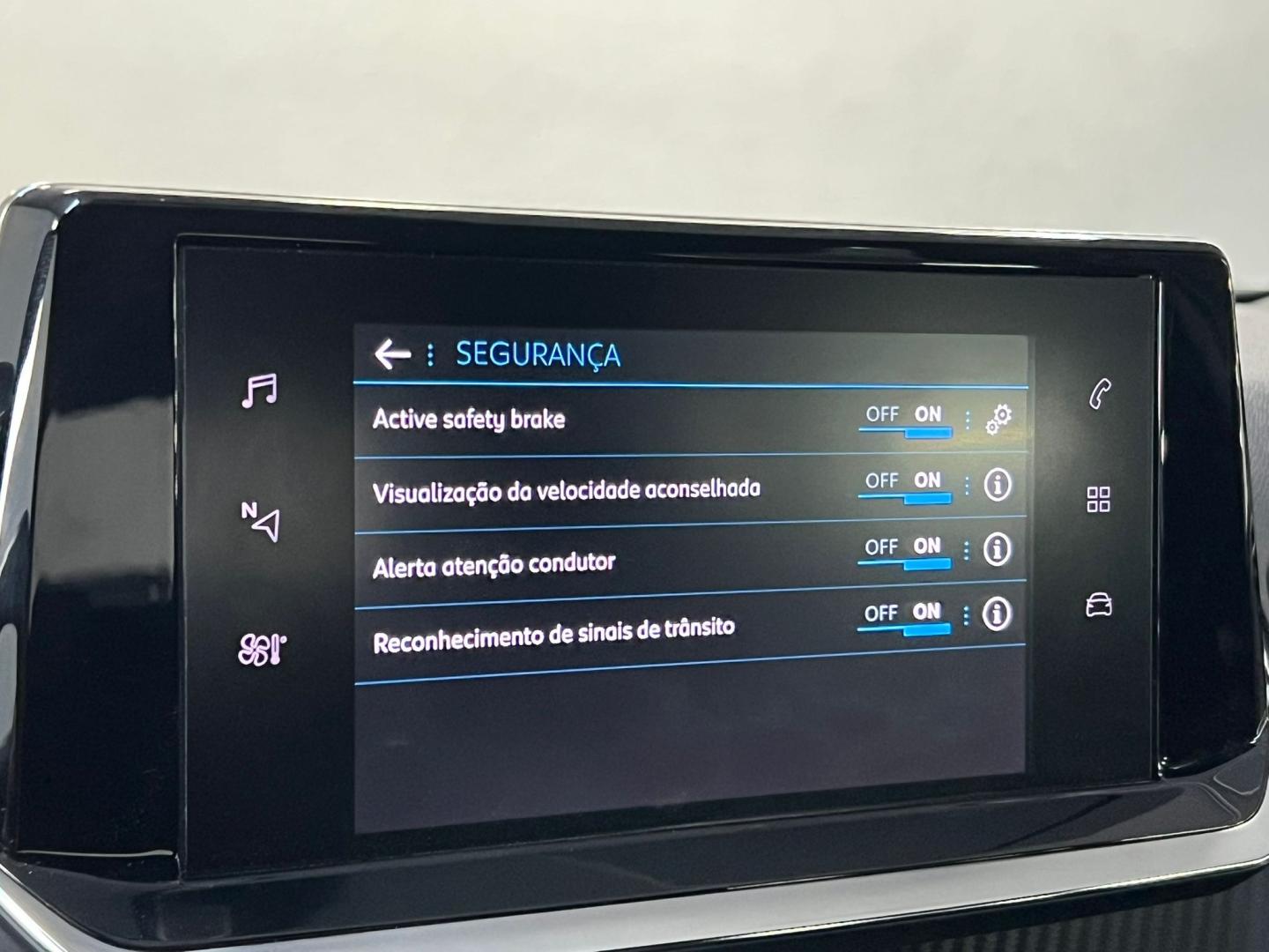 Peugeot 2008 1.2 PureTech 100cv Active Pack (imagem 32) Peugeot 2008 1.2 PureTech 100cv Active Pack (imagem 32)