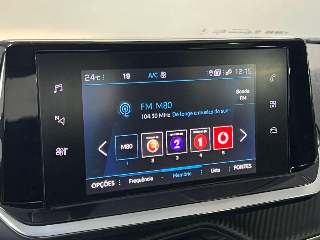 Peugeot 2008 1.2 PureTech 100cv Active Pack 12 Peugeot 2008 1.2 PureTech 100cv Active Pack 12