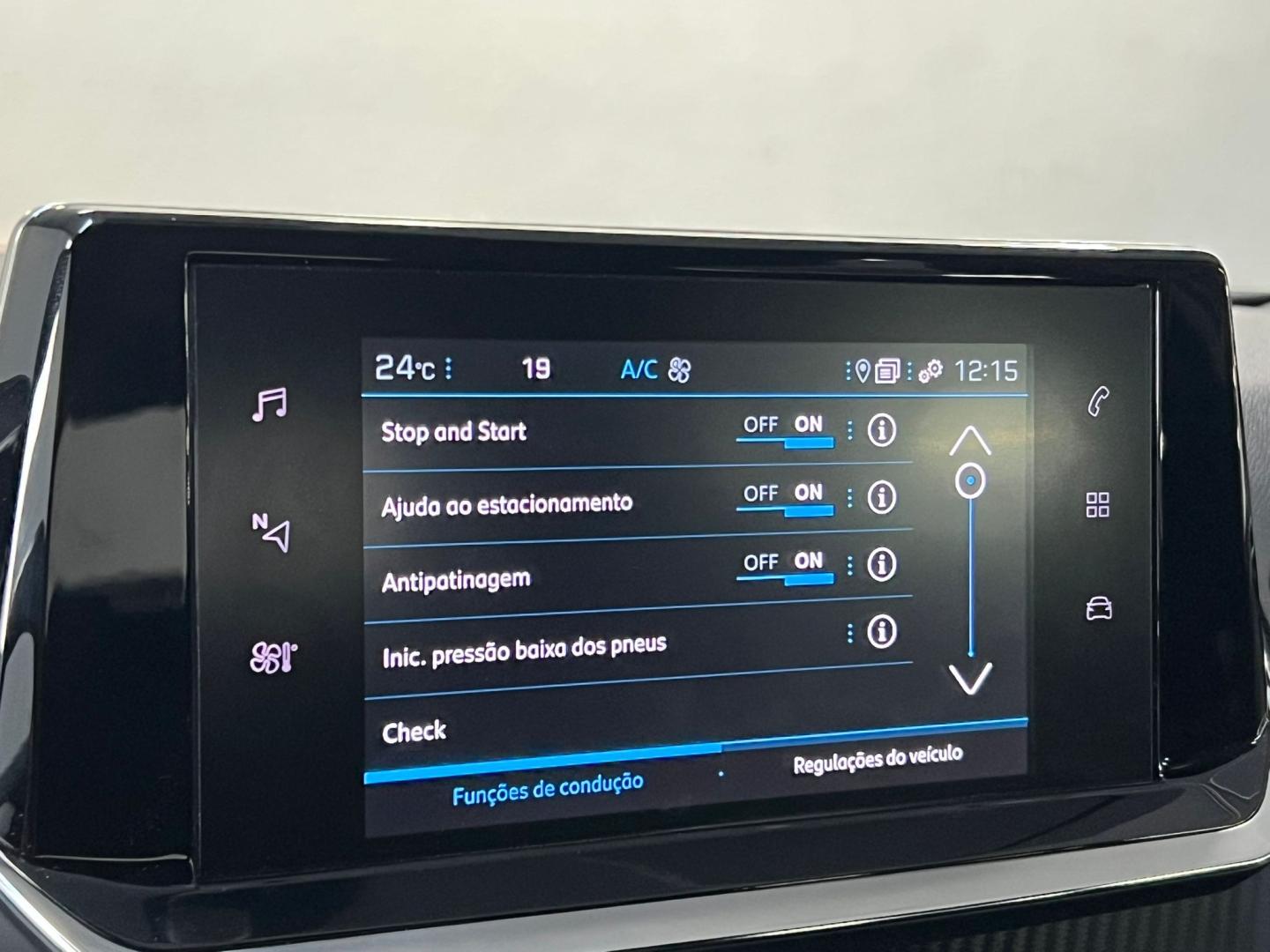 Peugeot 2008 1.2 PureTech 100cv Active Pack (imagem 35) Peugeot 2008 1.2 PureTech 100cv Active Pack (imagem 35)