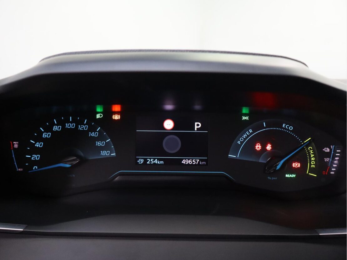 Peugeot 208 Active Business Versão Eléctrica 9