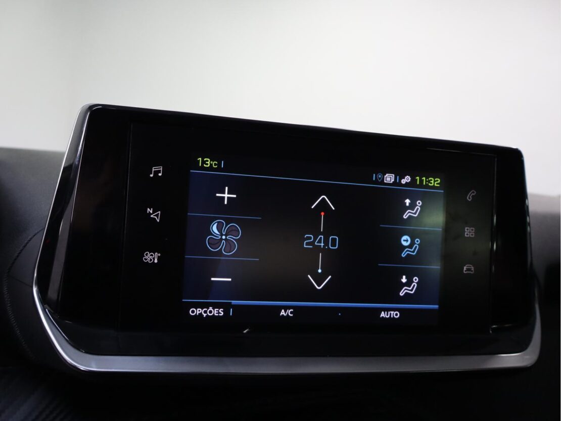 Peugeot 208 Active Business Versão Eléctrica 11