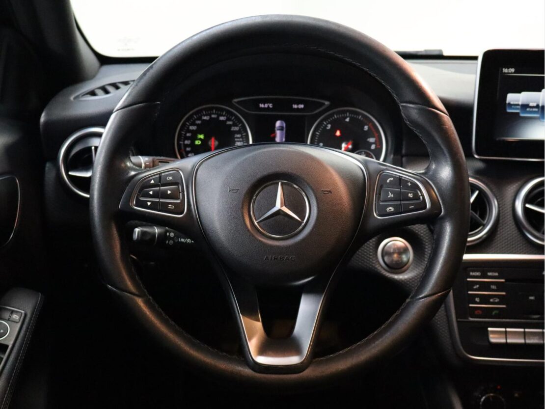 Mercedes Benz Classe A 160 d Urban 9