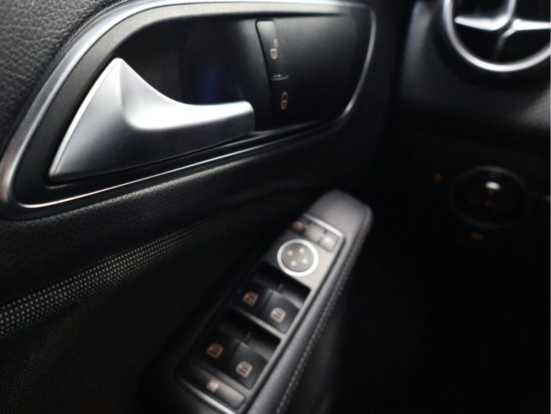 Mercedes Benz Classe A 160 d Urban 15