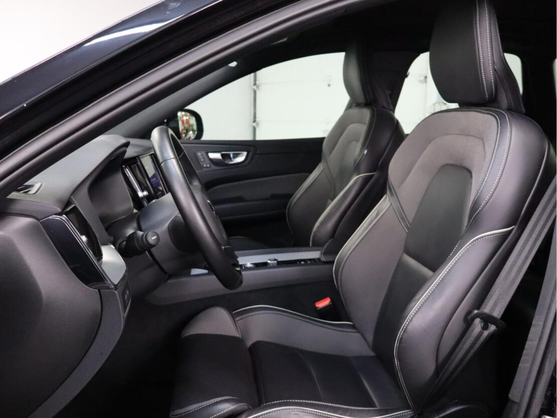 Volvo XC60 2.0 T6 PHEV Black Edition AWD 6