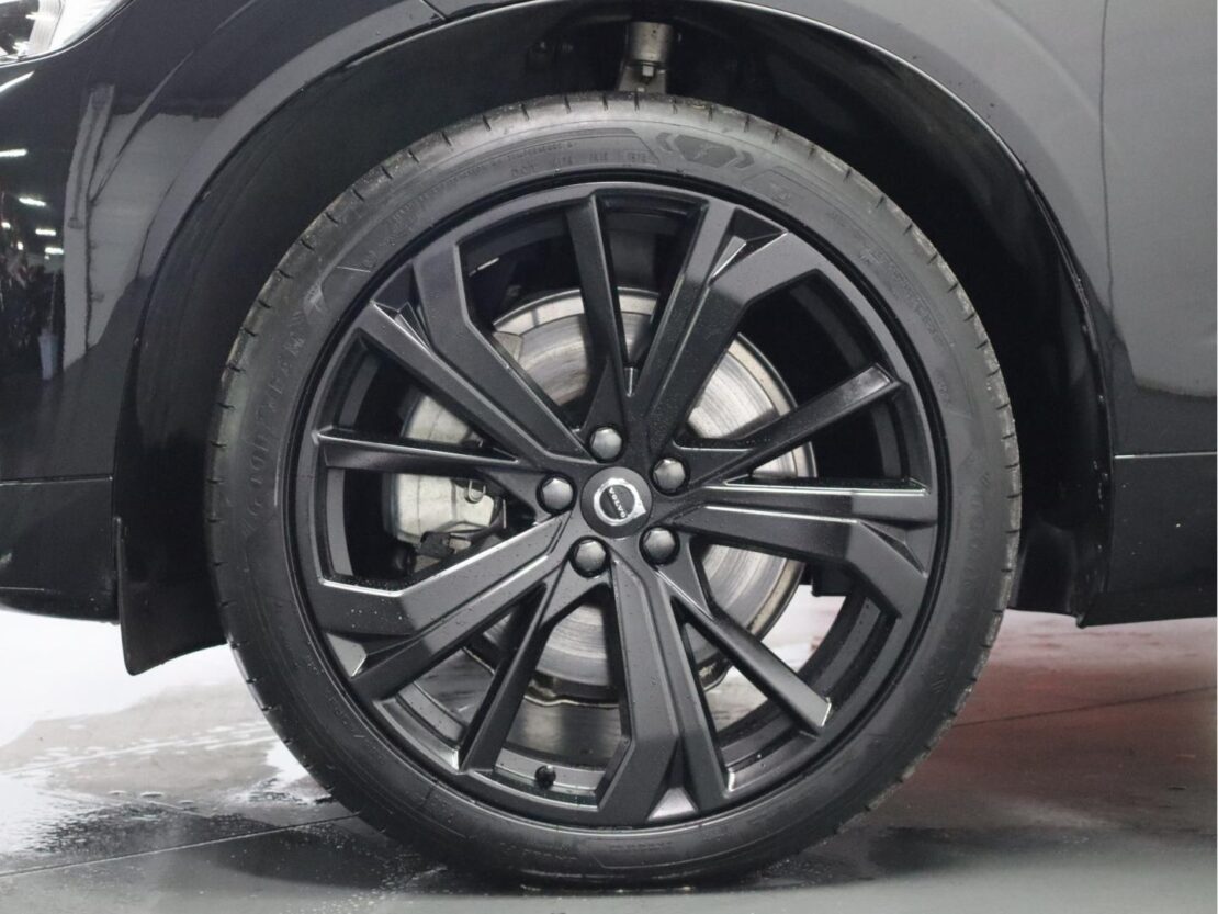 Volvo XC60 2.0 T6 PHEV Black Edition AWD 26