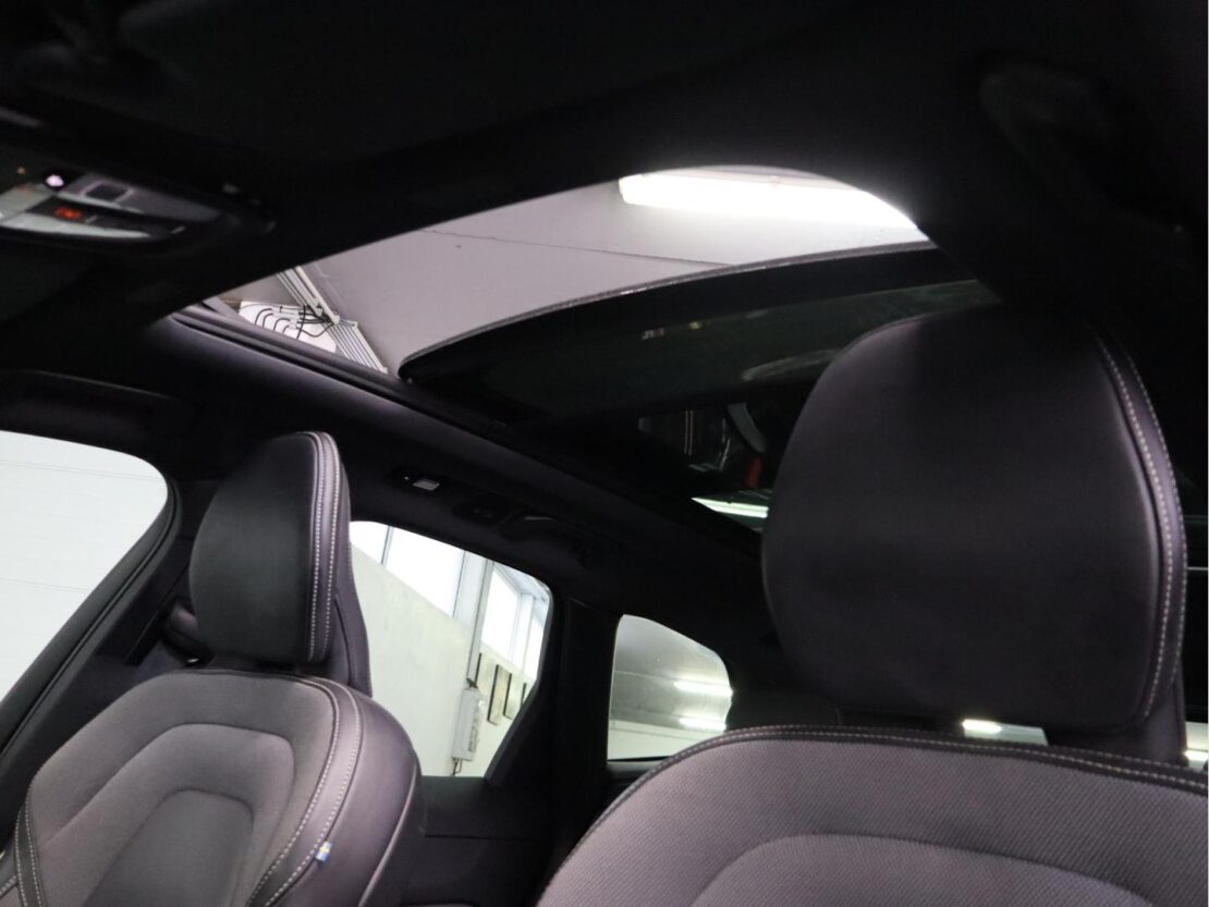 Volvo XC60 2.0 T6 PHEV Black Edition AWD 8