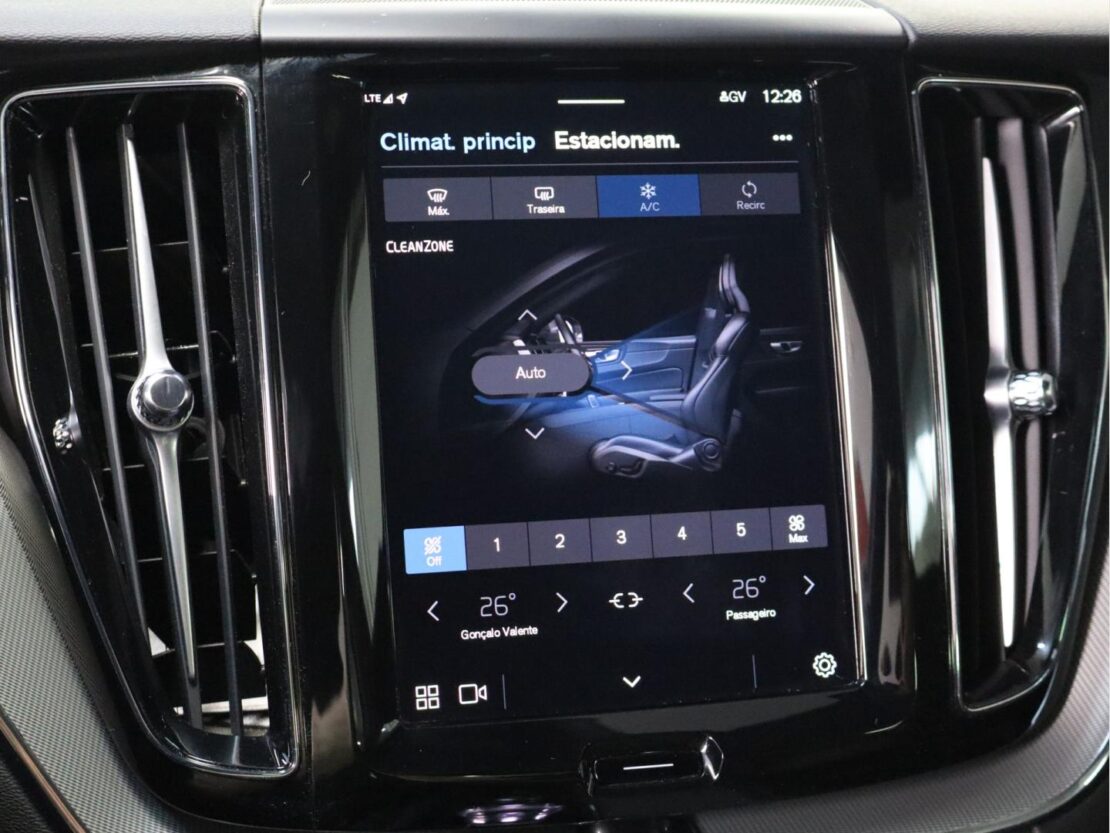 Volvo XC60 2.0 T6 PHEV Black Edition AWD 14