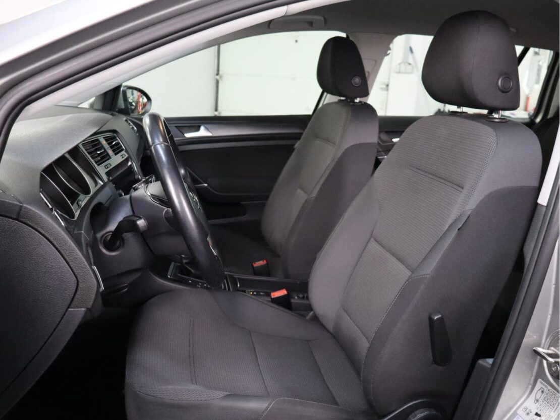 Volkswagen Golf Variant 1.6 TDi Confortline DSG 6