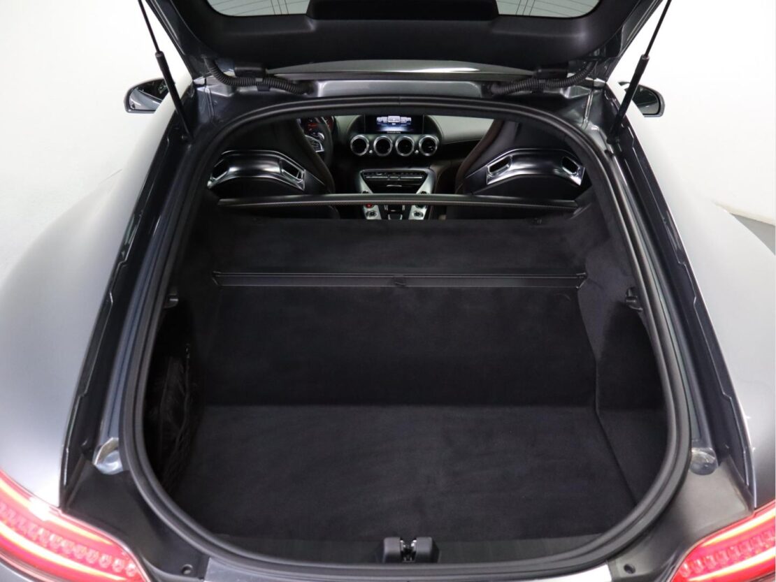 Mercedes Benz AMG-GT S 29