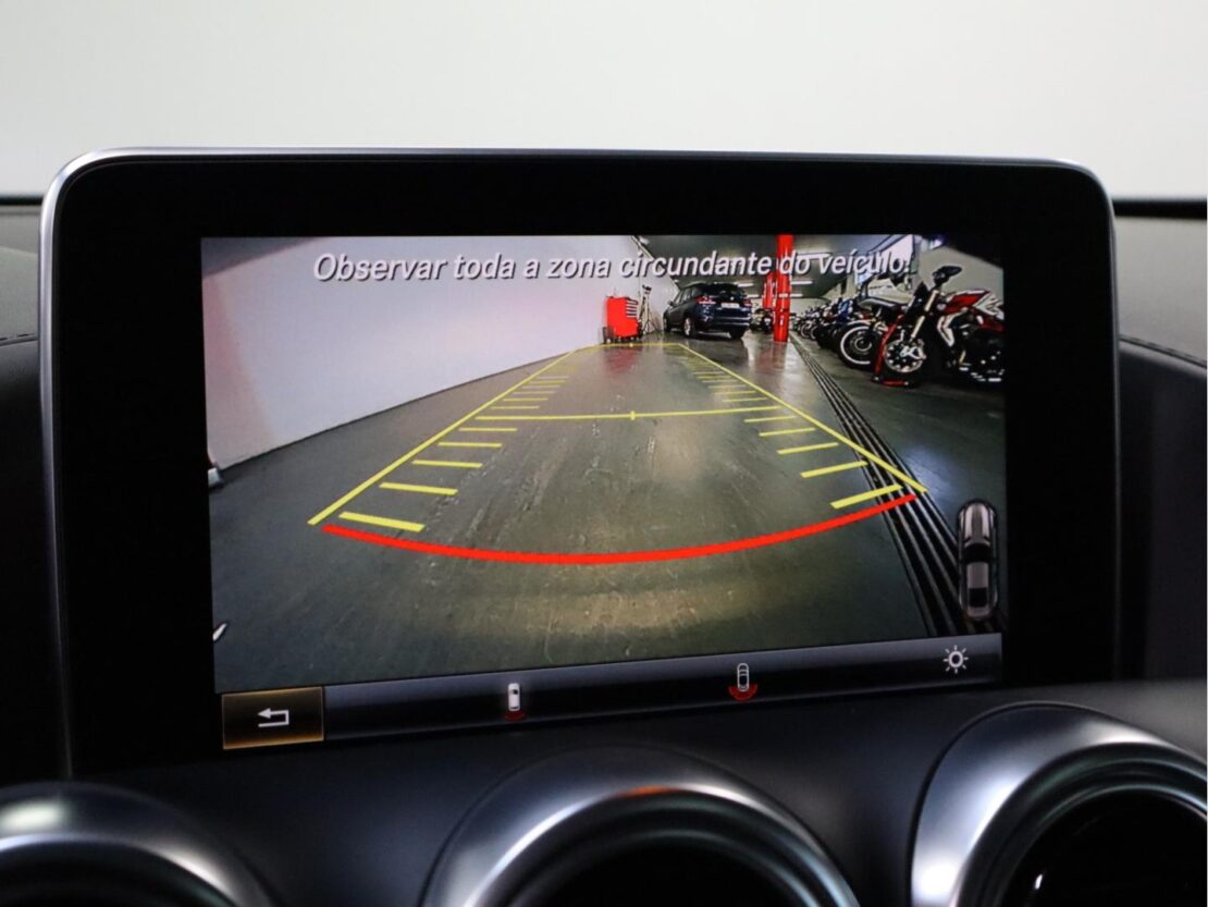 Mercedes Benz AMG-GT S 10