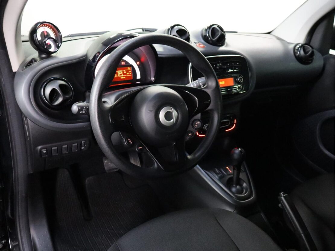 Smart Fortwo EQ passion 4