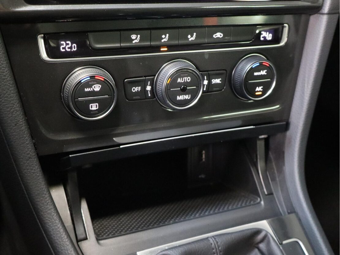 Volkswagen Golf 1.6 TDI  Confortline Variant 15