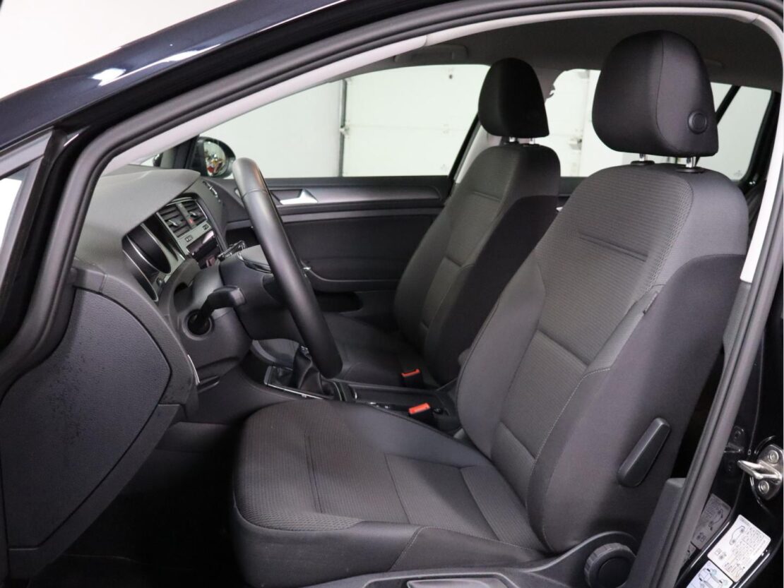 Volkswagen Golf 1.6 TDI  Confortline Variant 6