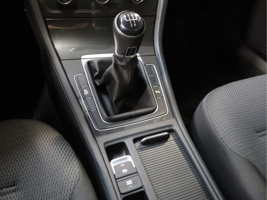 Volkswagen Golf 1.6 TDI  Confortline Variant 14