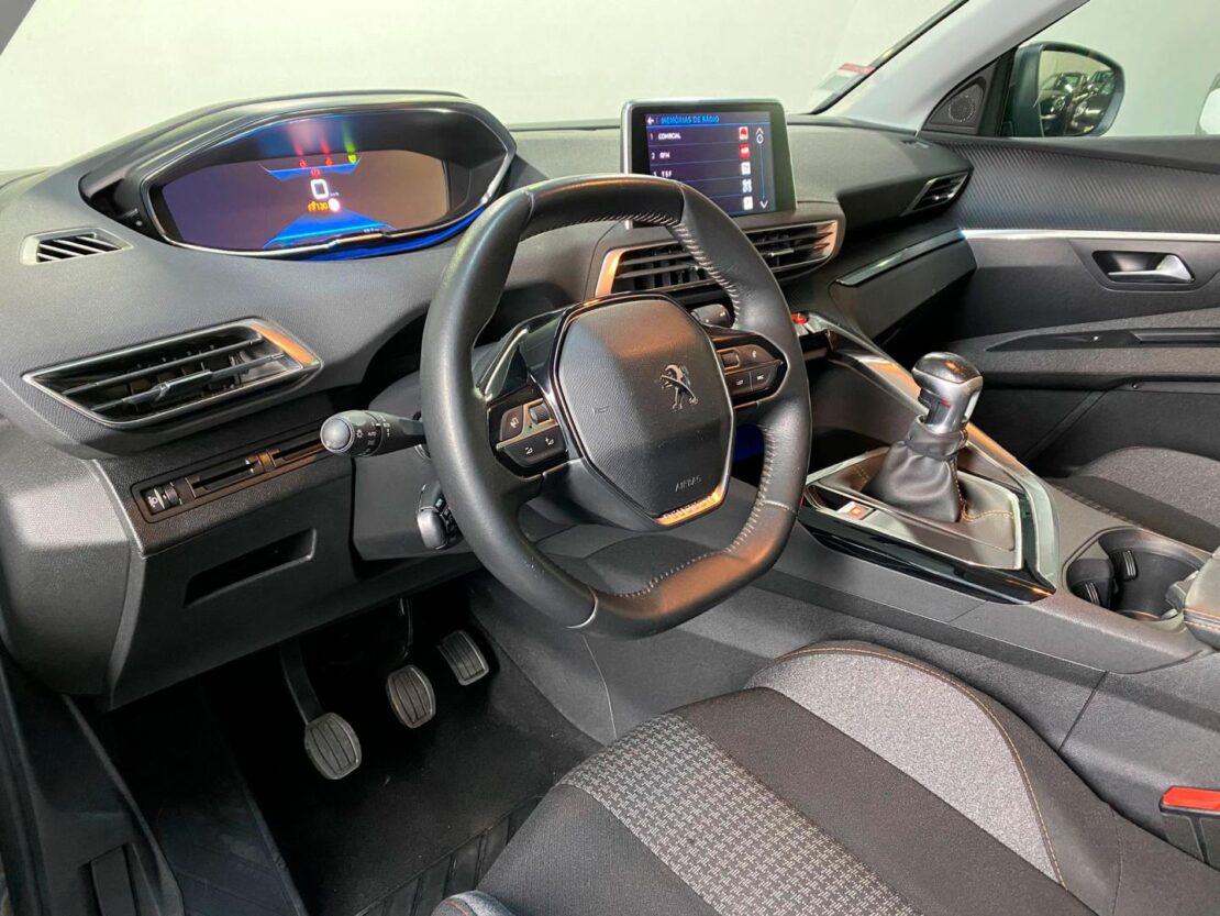 Peugeot 3008 1.5 BlueHDi Active 5