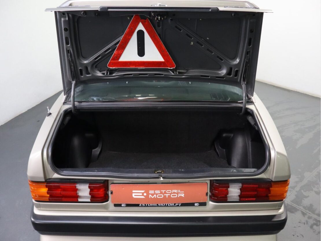 Mercedes Benz 190 E 2.5 16 17