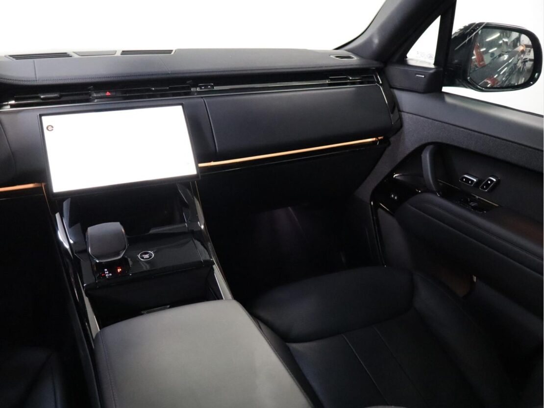 Land Rover Range Rover Sport 3.0 P440e Dynamic SE 12