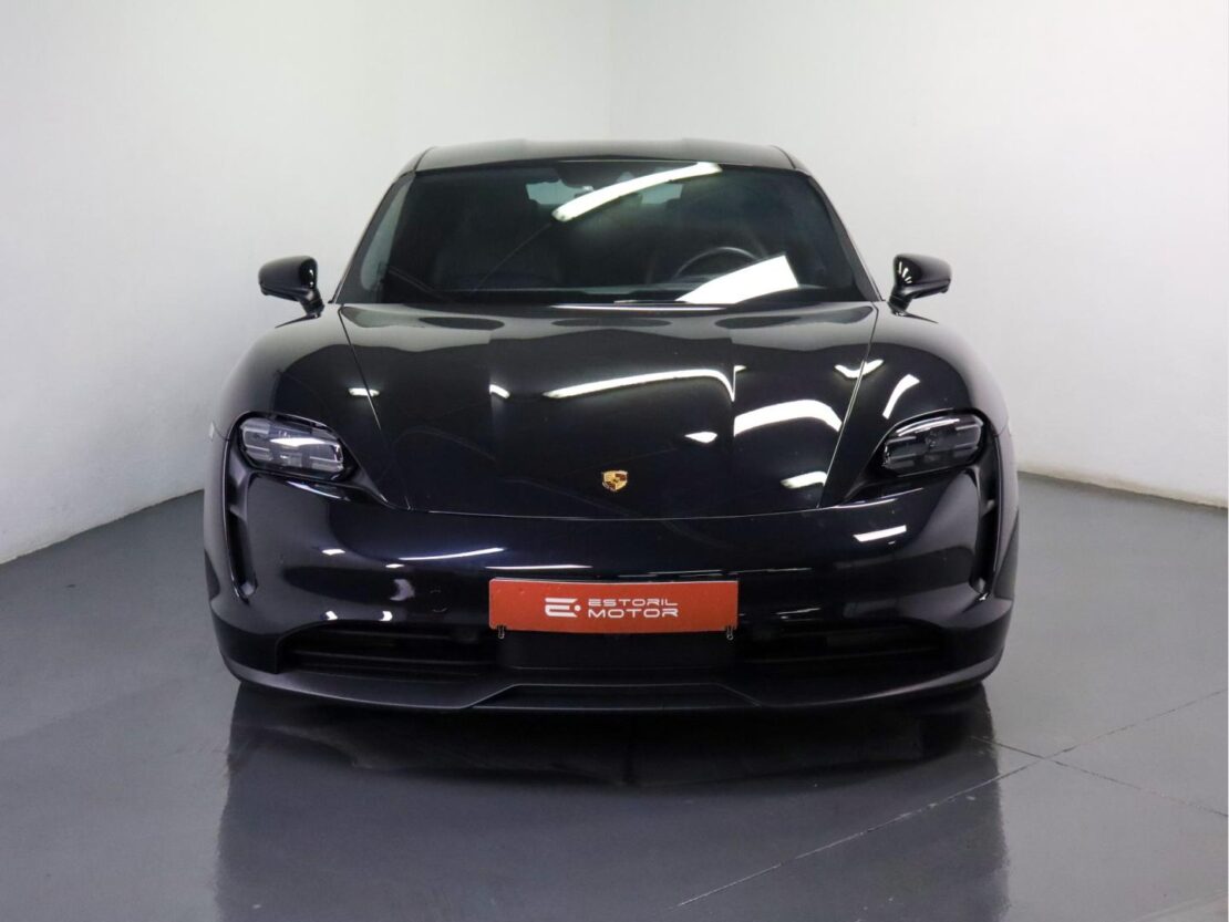Porsche Taycan Standard 2