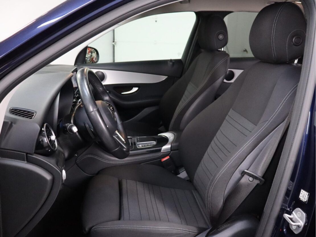 Mercedes Benz GLC SUV 300 e 4MATIC 6