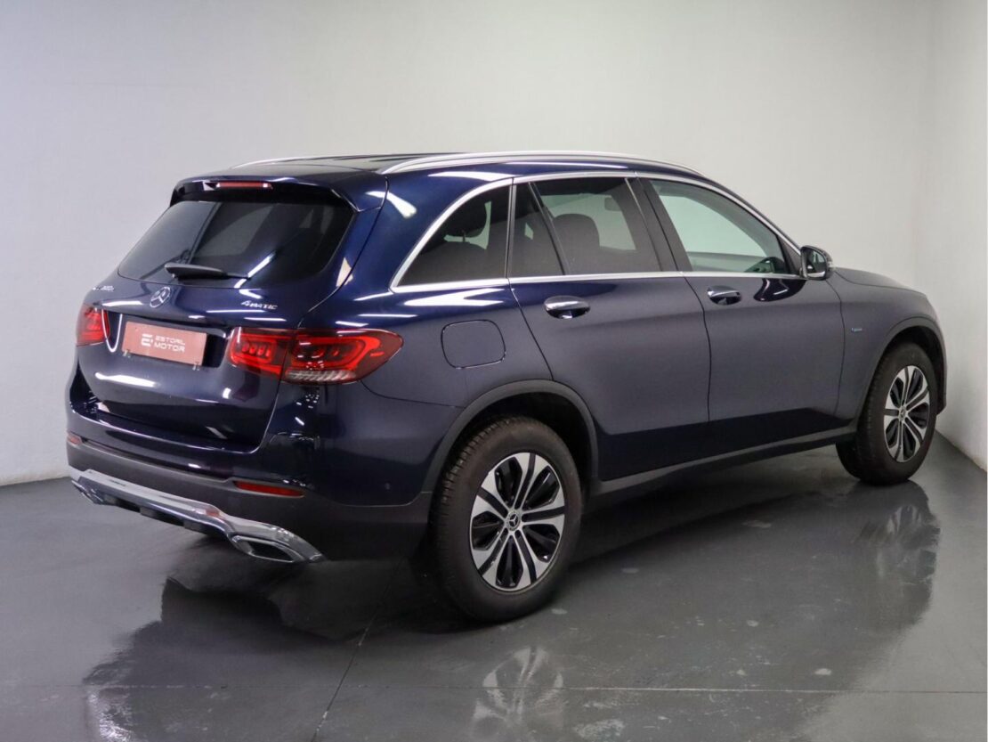 Mercedes Benz GLC SUV 300 e 4MATIC 3