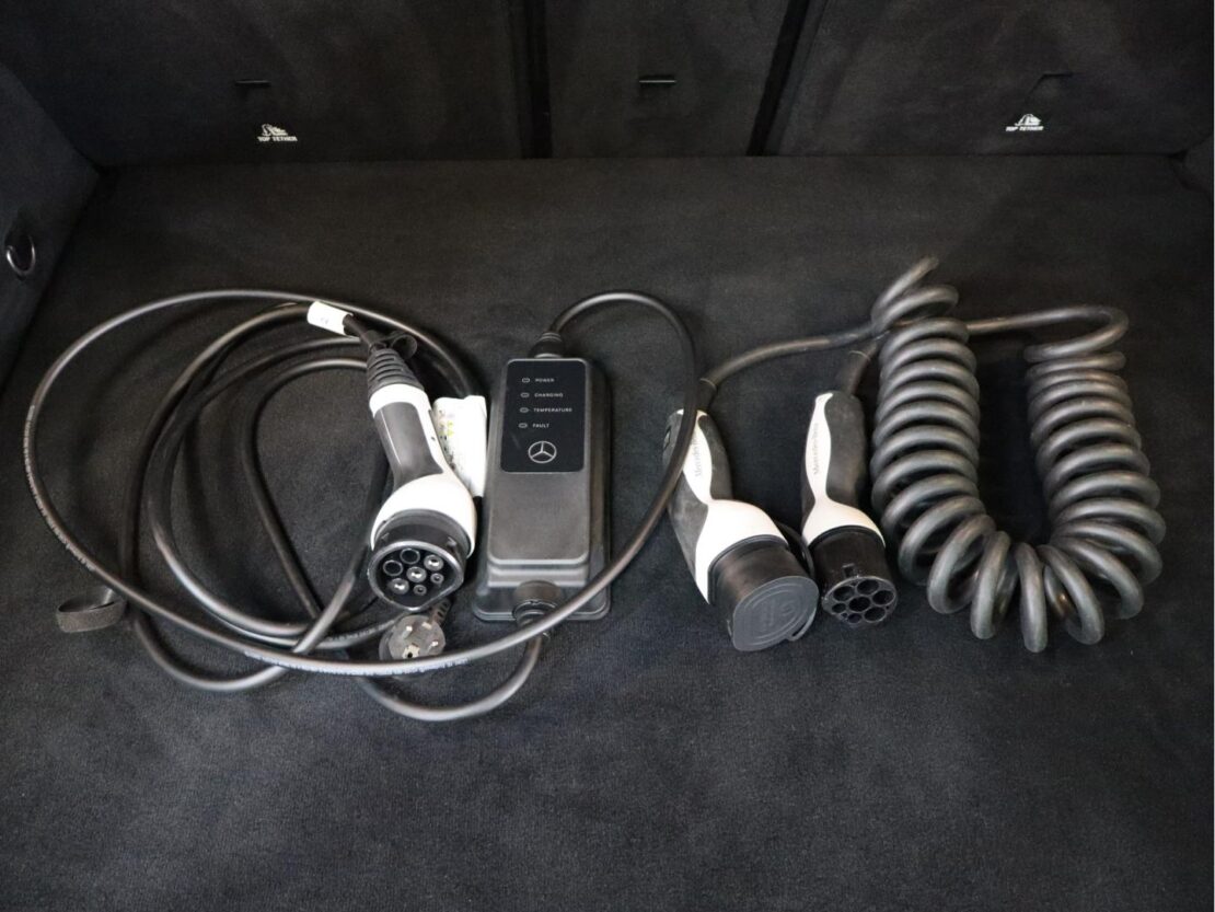 Mercedes Benz GLC SUV 300 e 4MATIC 23