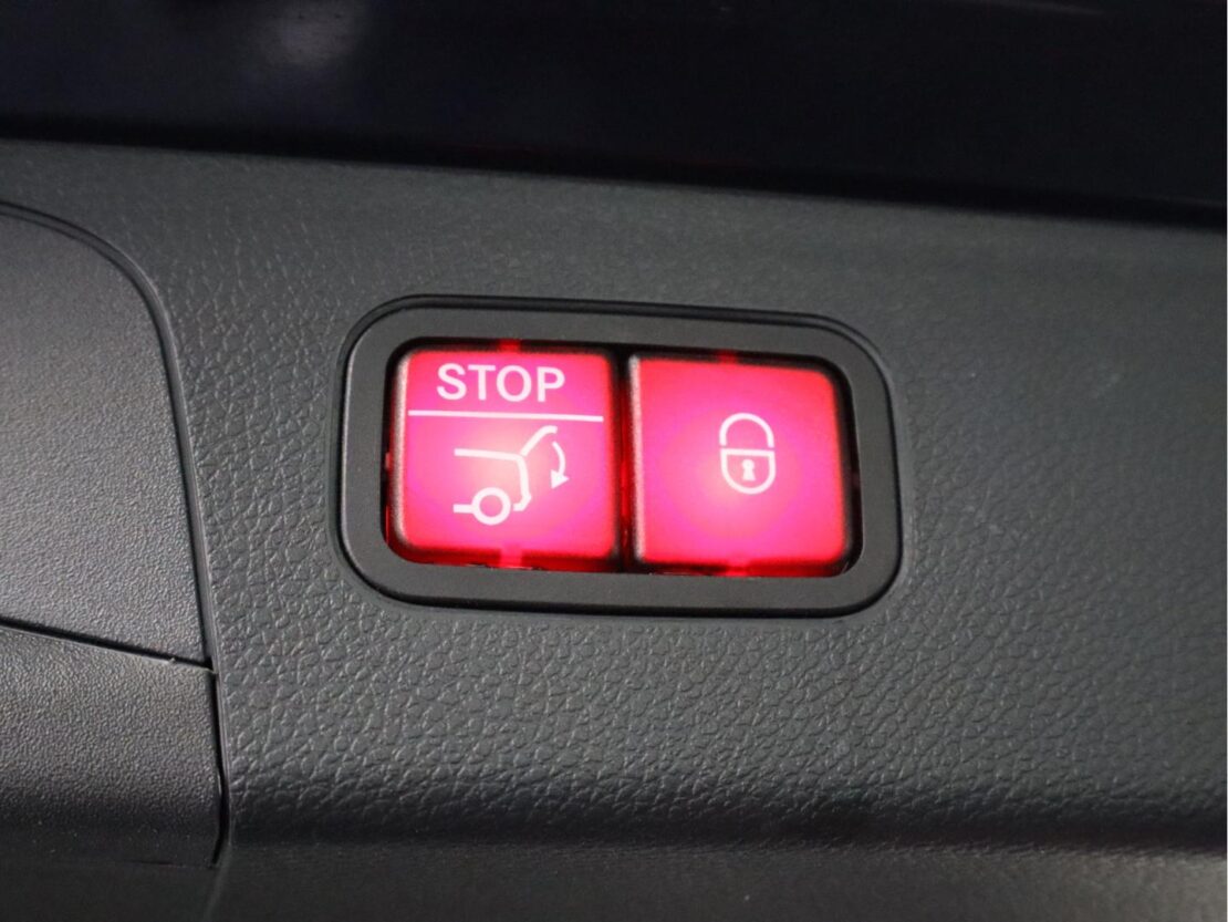 Mercedes Benz GLC SUV 300 e 4MATIC 24