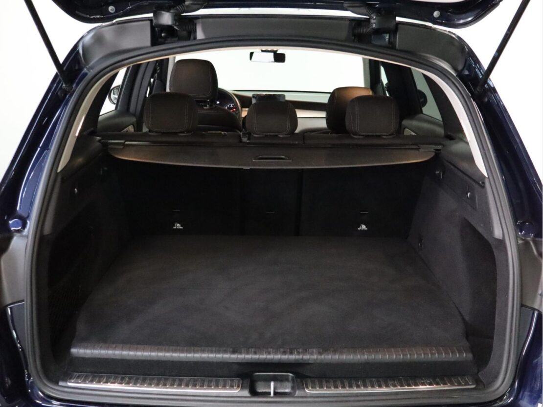 Mercedes Benz GLC SUV 300 e 4MATIC 25