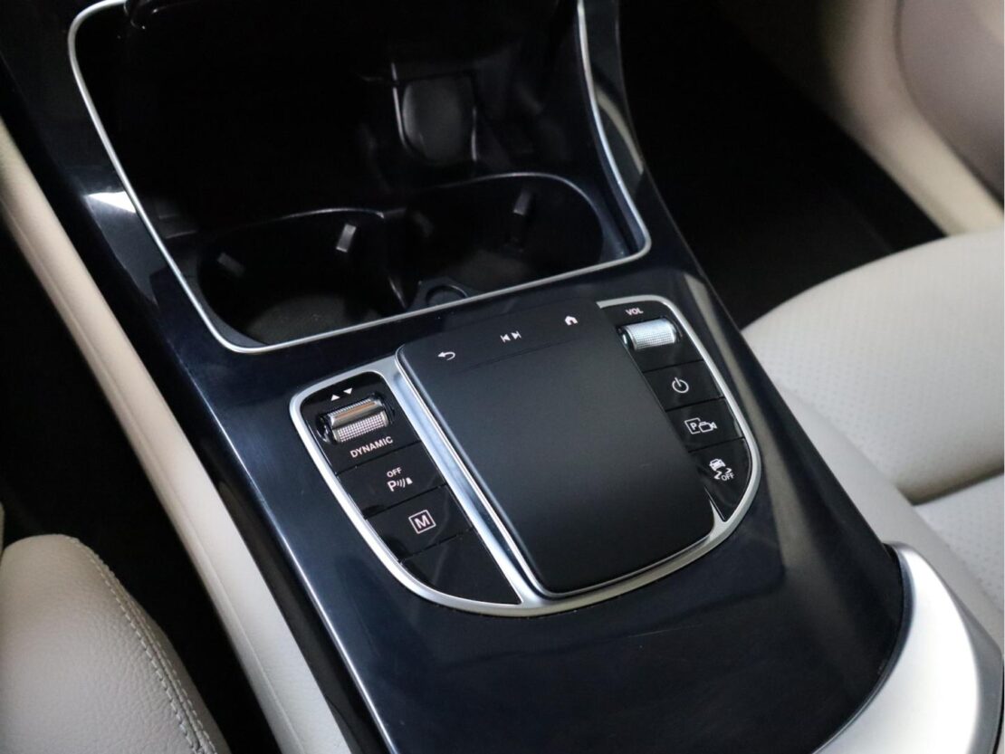 Mercedes Benz GLC SUV 300 de 4MATIC 18