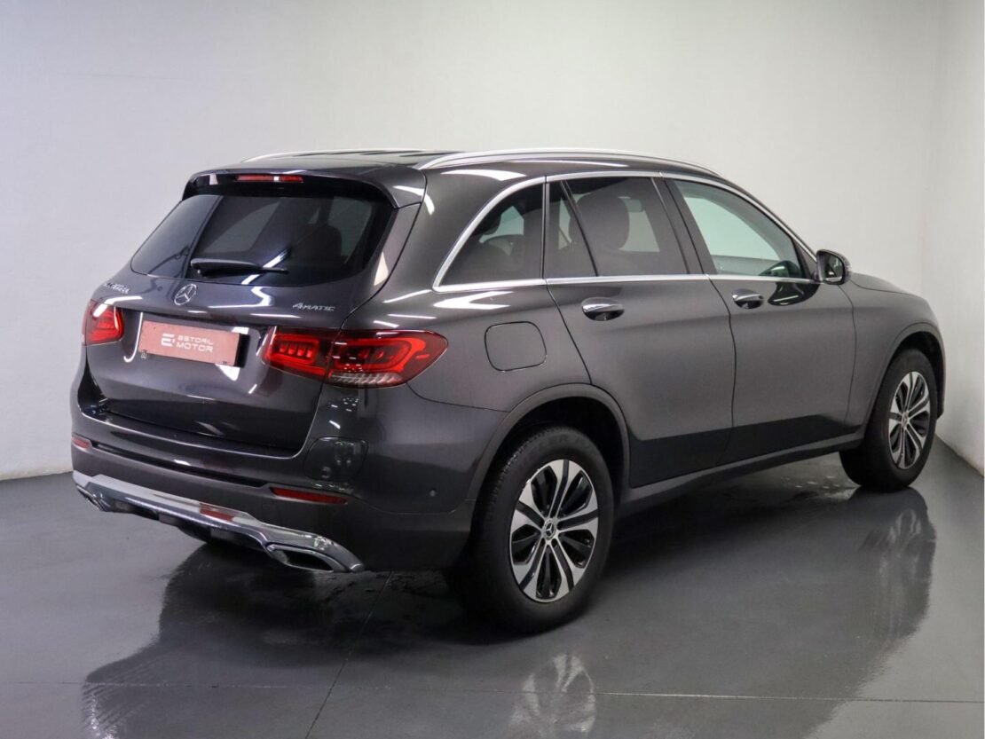 Mercedes Benz GLC SUV 300 de 4MATIC 3