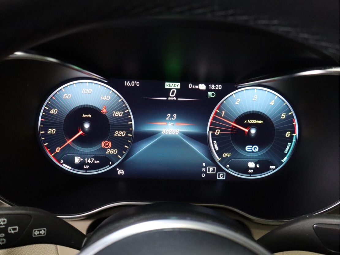 Mercedes Benz GLC SUV 300 de 4MATIC 10