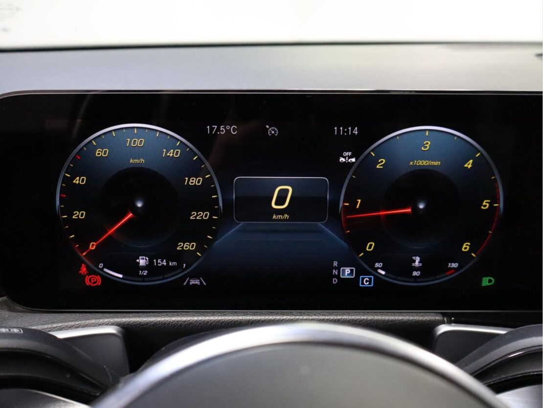 Mercedes Benz GLB 180 d Progressive 12