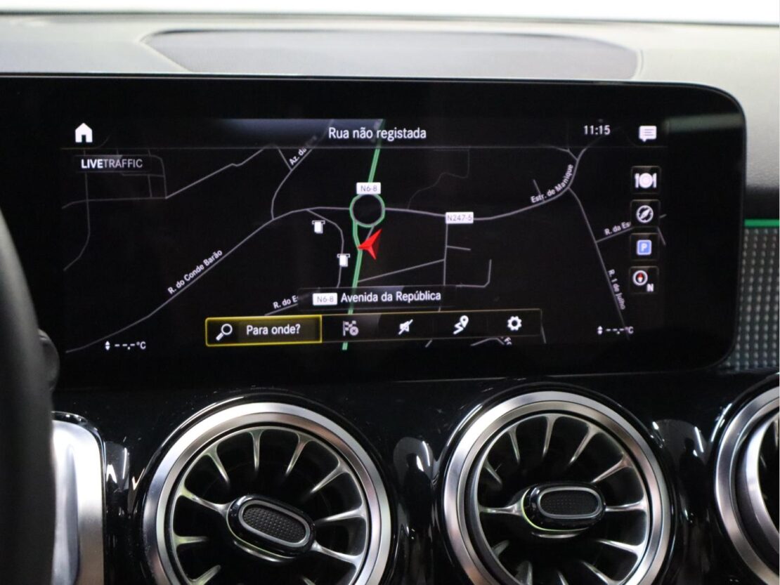 Mercedes Benz GLB 180 d Progressive 14