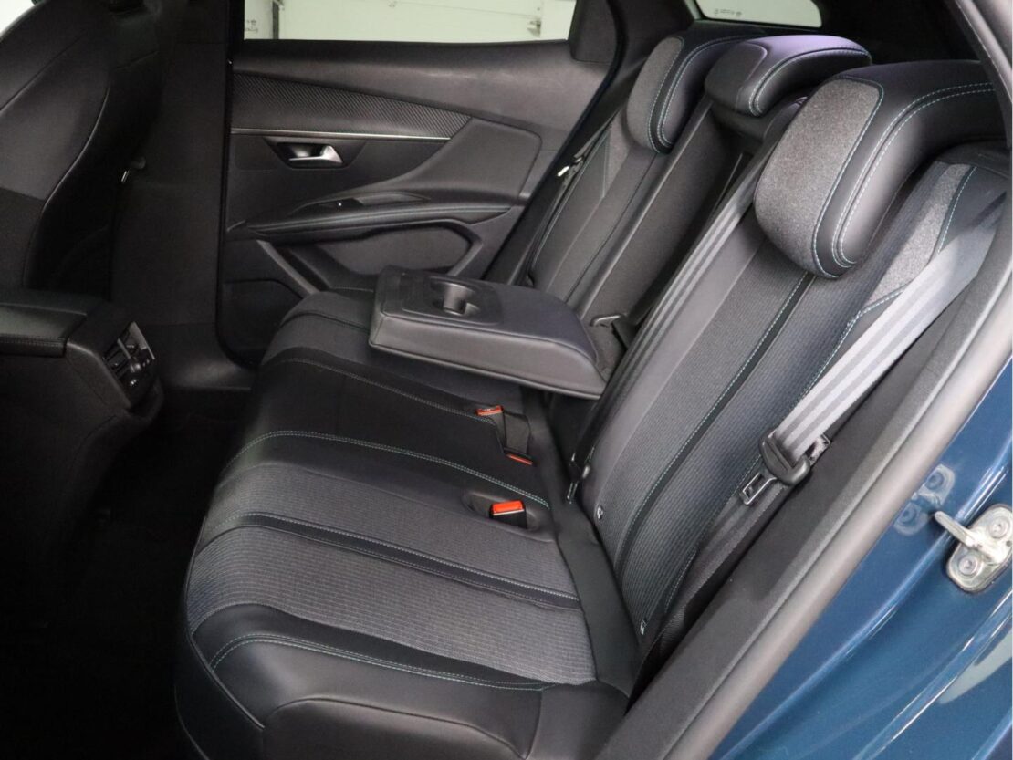 Peugeot 3008 1.6 Hybrid Allure e-EAT8 7