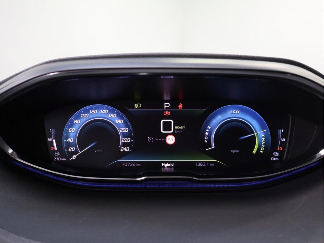 Peugeot 3008 1.6 Hybrid Allure e-EAT8 10