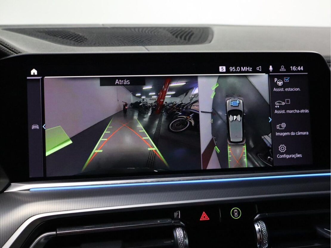 BMW X5 45 e xDrive Pack M 26