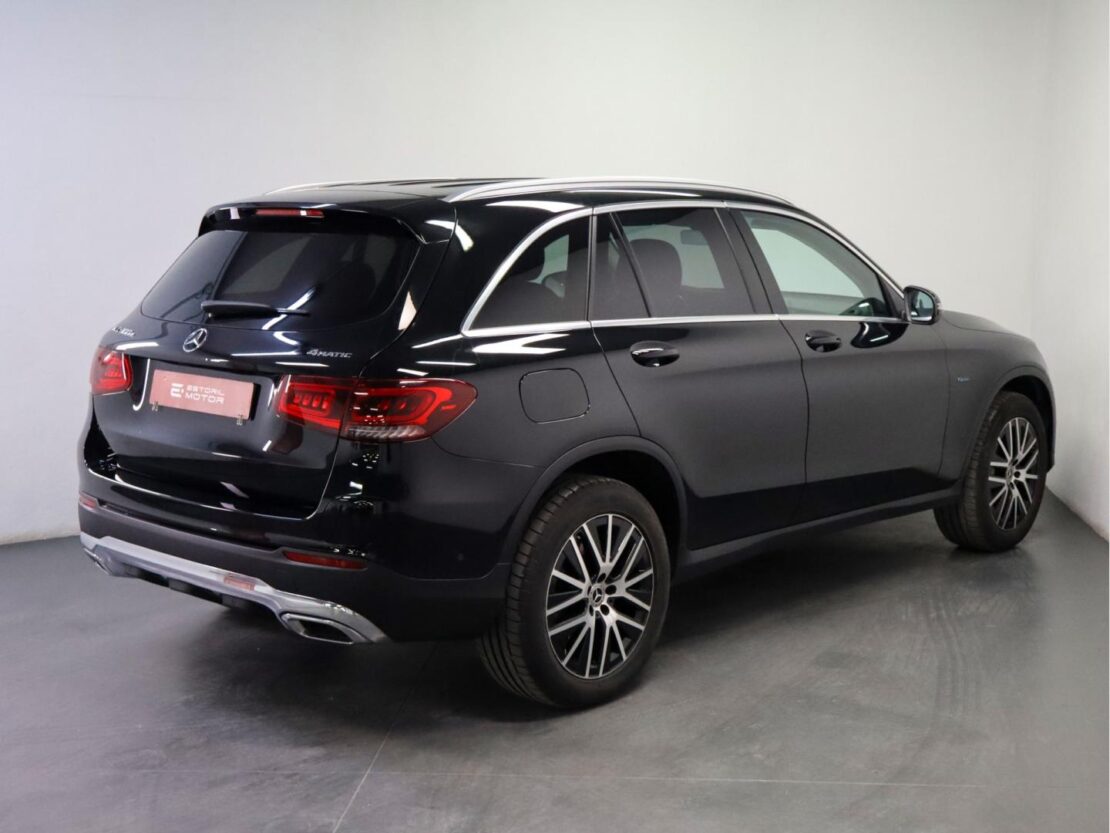 Mercedes Benz GLC SUV 300 e 4MATIC 3