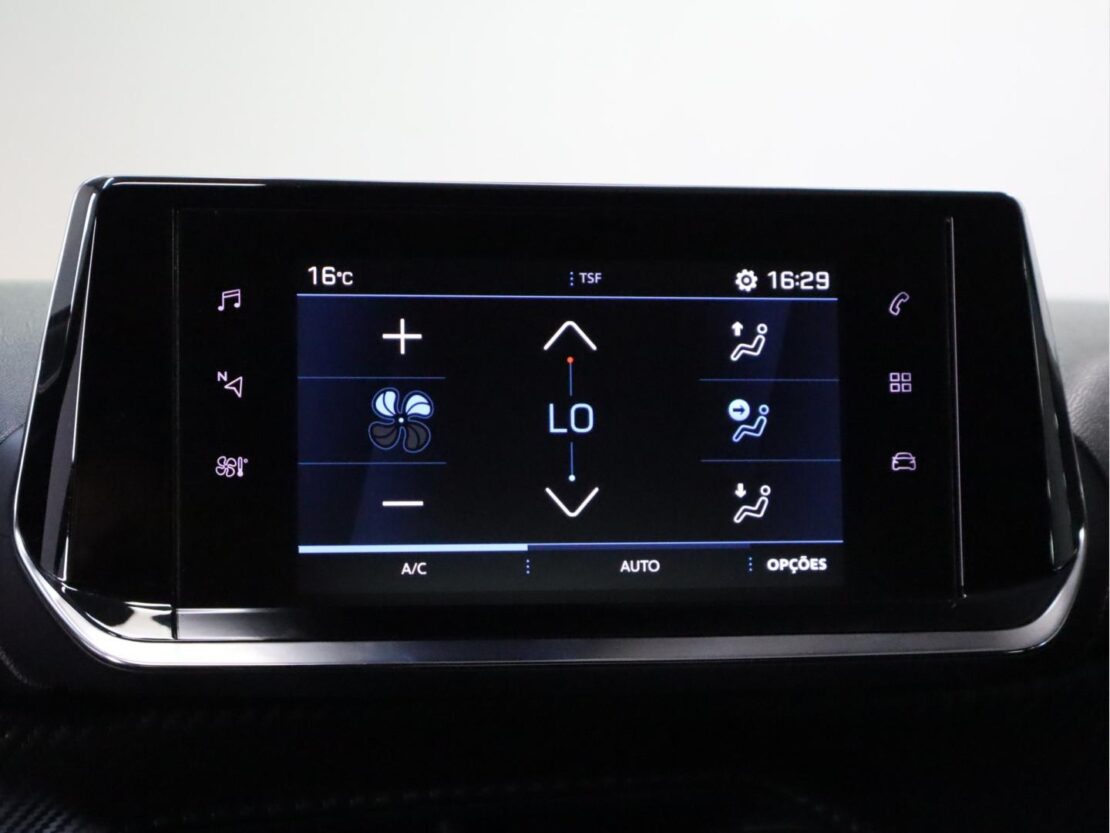 Peugeot 2008 1.5 BlueHDi  Active Pack EAT8 11