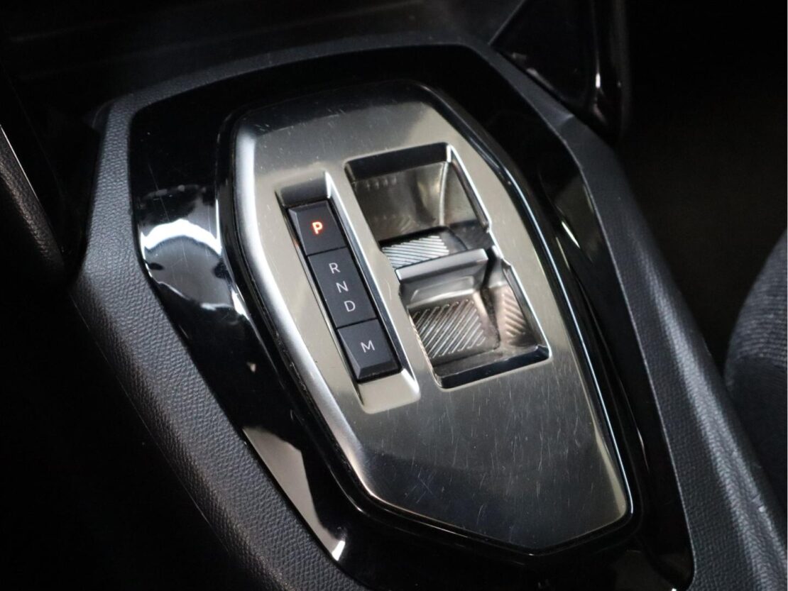 Peugeot 2008 1.5 BlueHDi  Active Pack EAT8 16